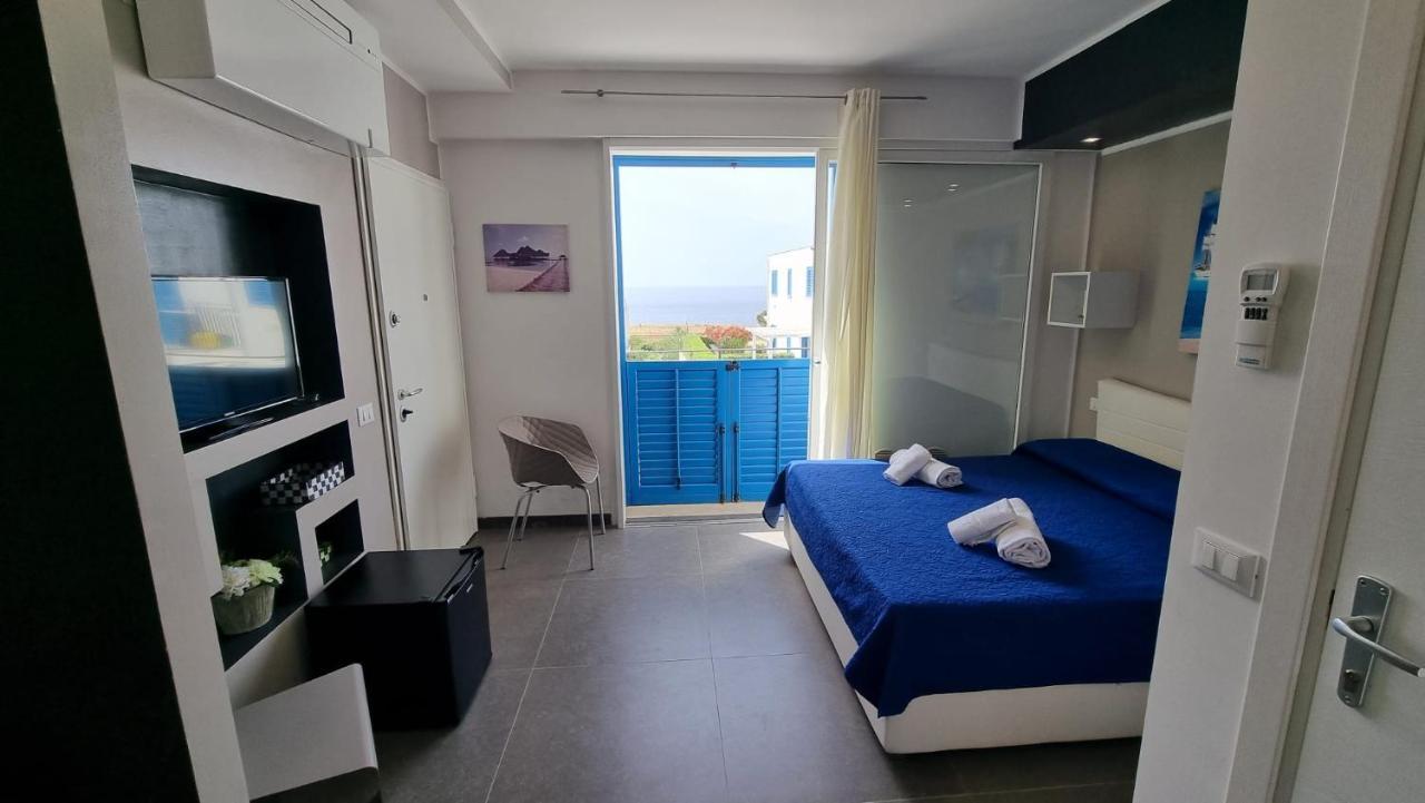Room & Breakfast Cala Azzurra Macari Bagian luar foto