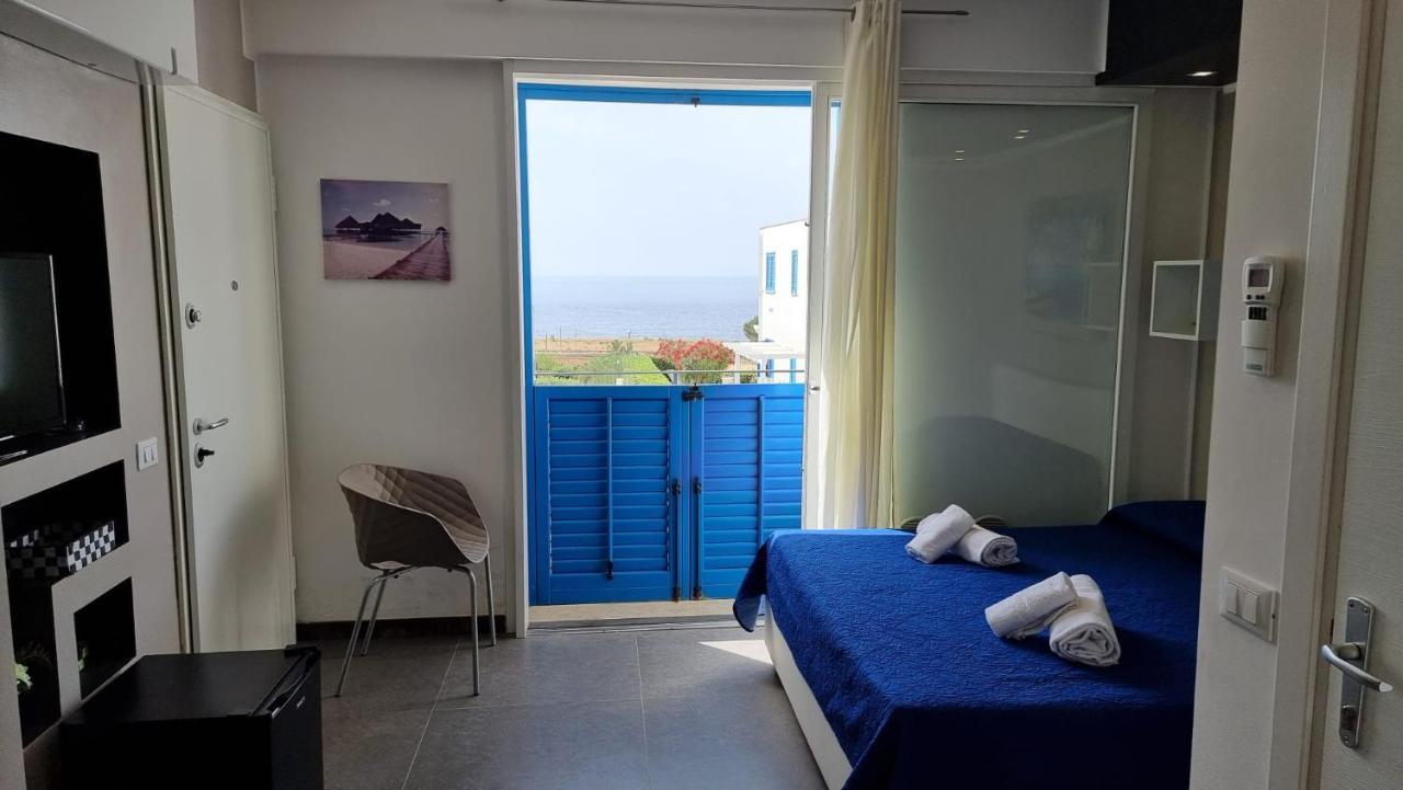 Room & Breakfast Cala Azzurra Macari Bagian luar foto